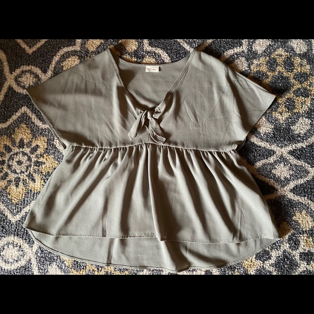 Green bow top